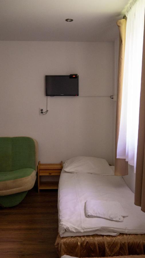 Hotel Galeria PRL Borne Sulinowo Esterno foto