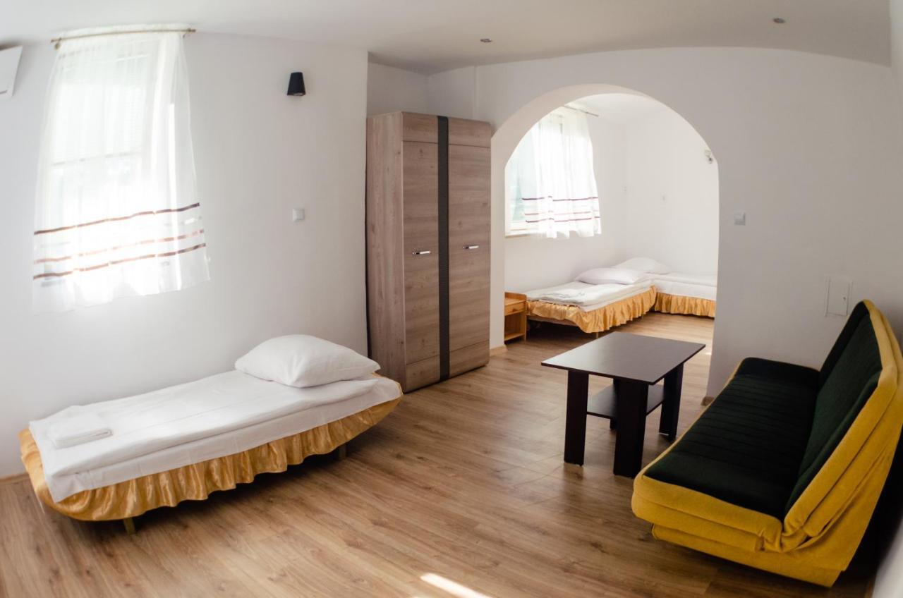 Hotel Galeria PRL Borne Sulinowo Esterno foto