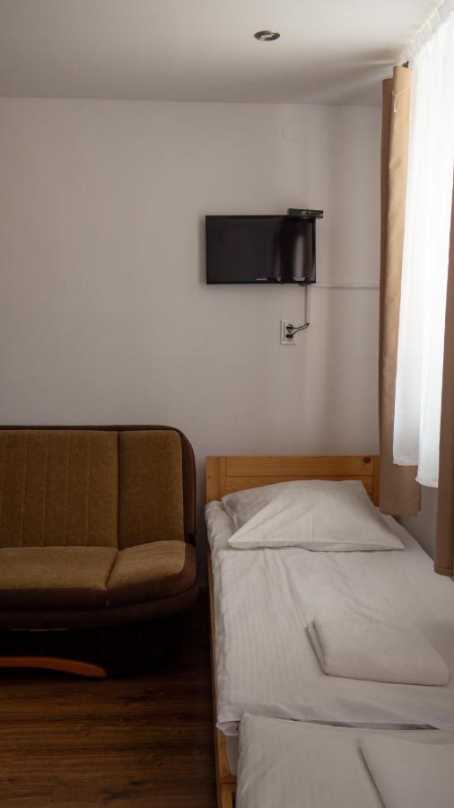 Hotel Galeria PRL Borne Sulinowo Esterno foto