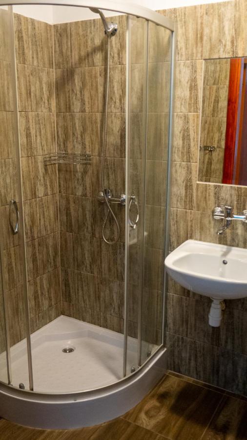 Hotel Galeria PRL Borne Sulinowo Esterno foto
