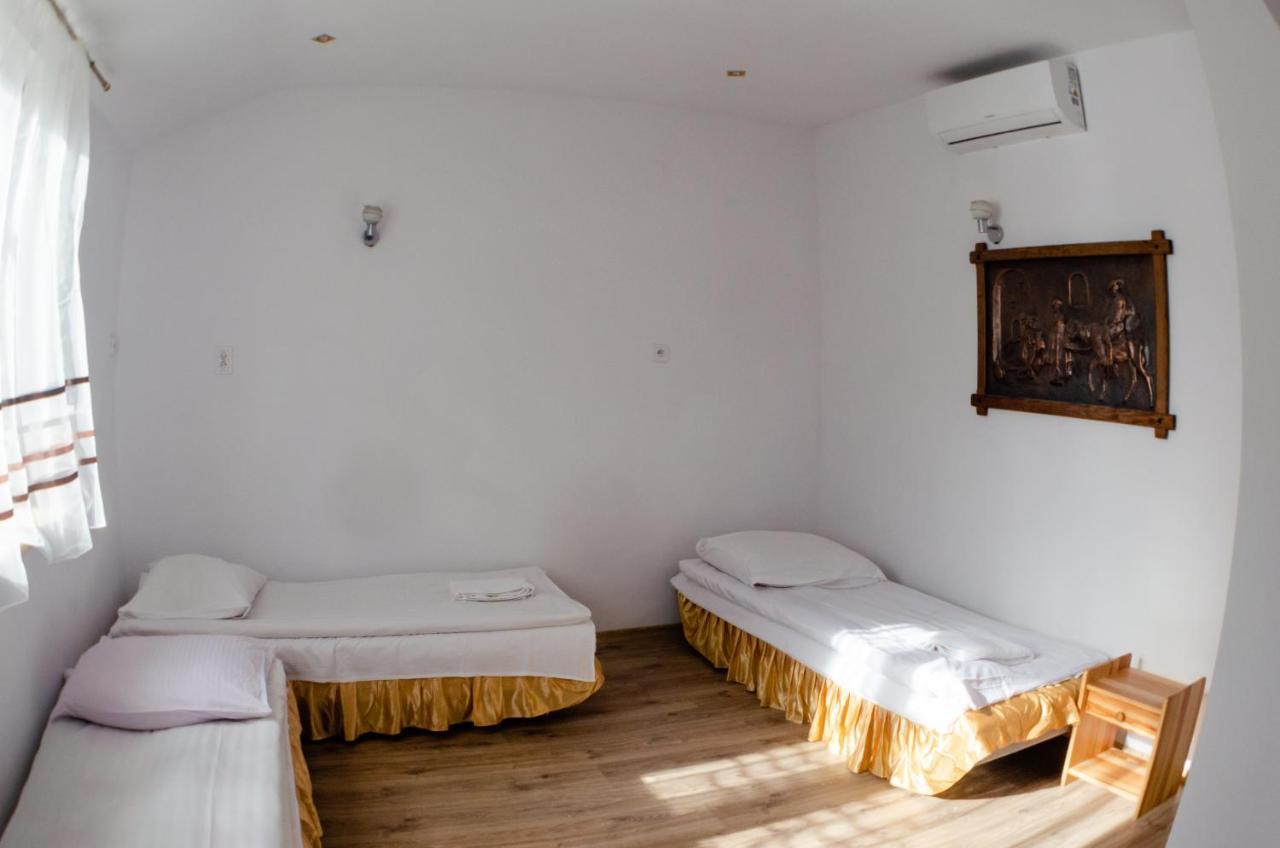 Hotel Galeria PRL Borne Sulinowo Esterno foto