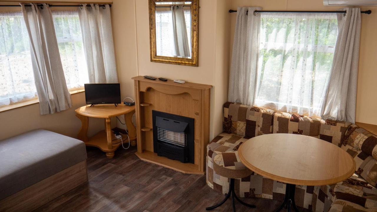 Hotel Galeria PRL Borne Sulinowo Esterno foto